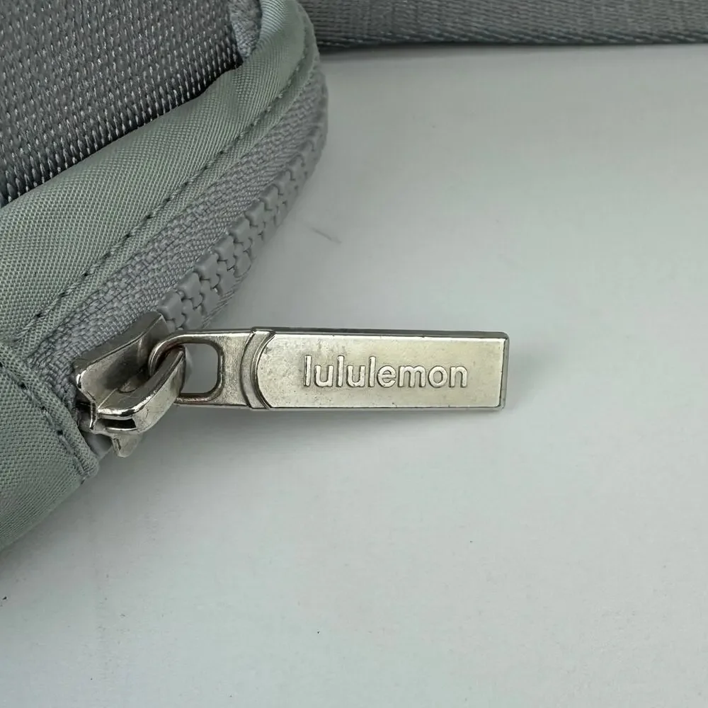 Lululemon Everywhere Belt Bag *1L Silver Drop